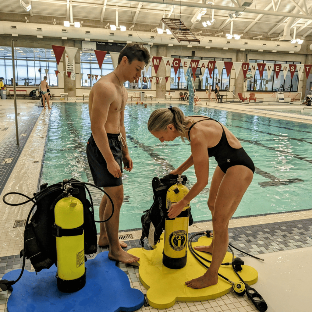 Scuba-Students Learn to dive in Edmonton Alberta
