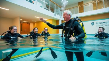 Scuba diving pool training