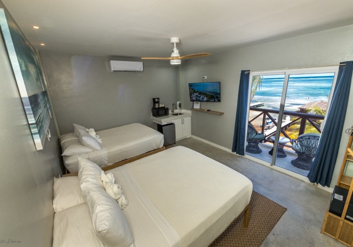 double_queen_balcony_room_featured~~6a1e0ad28eea3 Double Room